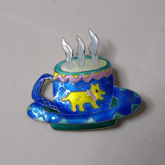 Vintage Cup And Saucer Dog Brooch - Picture 1 of 7